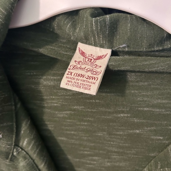 Olive green collared 1/2 button stretch blouse - Picture 2 of 3